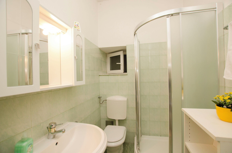 Bathroom 4, Apartments Romina, Rijeka
