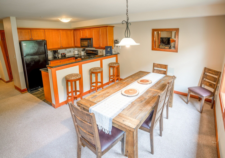 Dining 5, Eagle Springs East 1 & 2 Bedroom Condos, Salt Lake