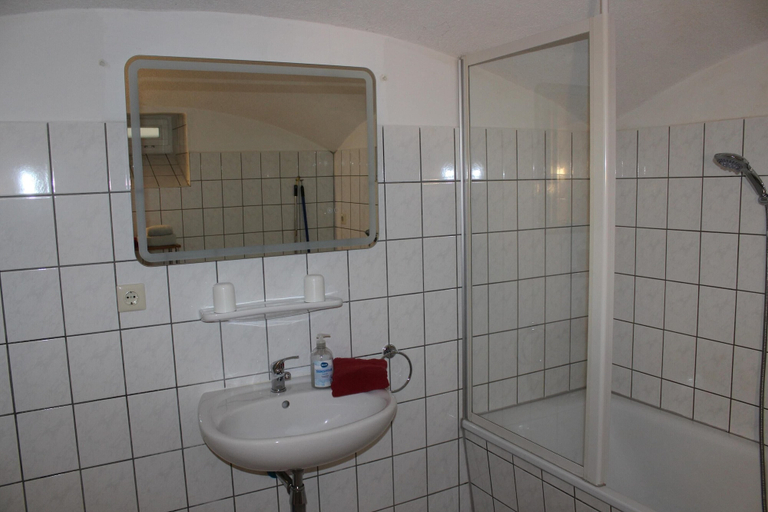 Bathroom 4, Wohnung in Weibig mit Garten, Sächsische Schweiz-Osterzgebirge