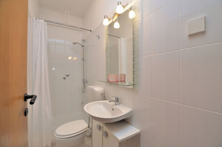 Bathroom 4, Apartments Ljiljana, Novigrad