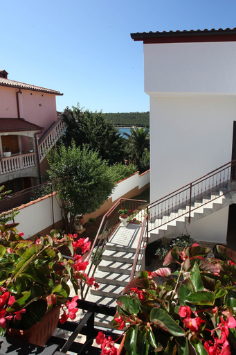 Others 5, Apartments Patricia, Medulin