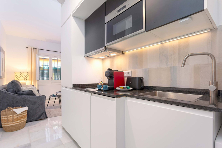 Private kitchen 5, Cozy Apartment in Sevilla Center. Baños IV, Sevilla