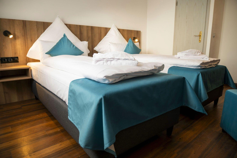Bedroom 4, Hotel Hansa, Stuttgart