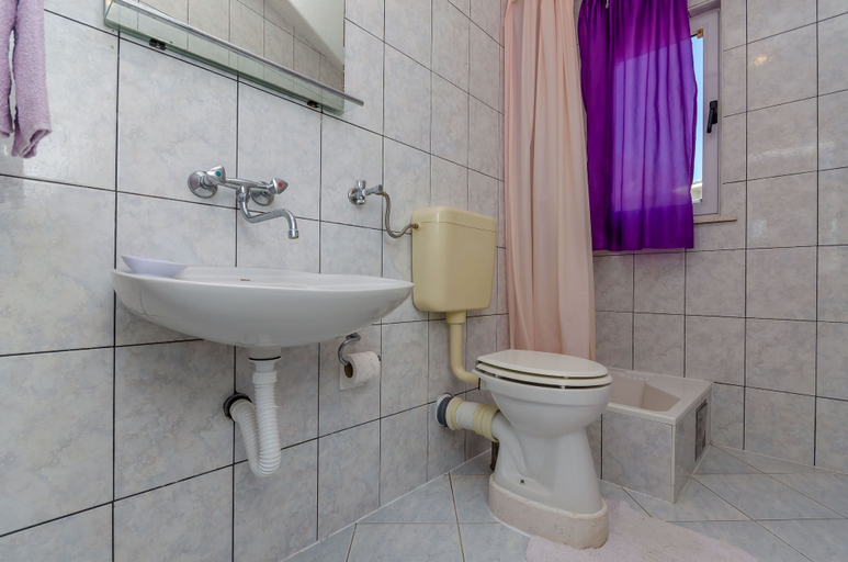 Bathroom 3, Apartments Vlado, Trogir
