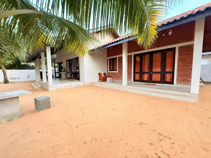 Terrace/patio 5, Ma'Moon Villa, Kalutara