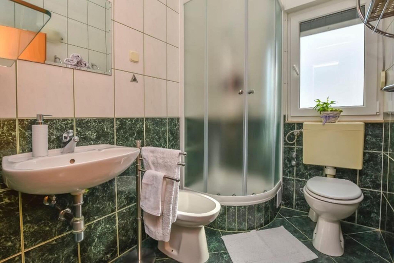 Bathroom 3, Apartments Anka, Rogoznica