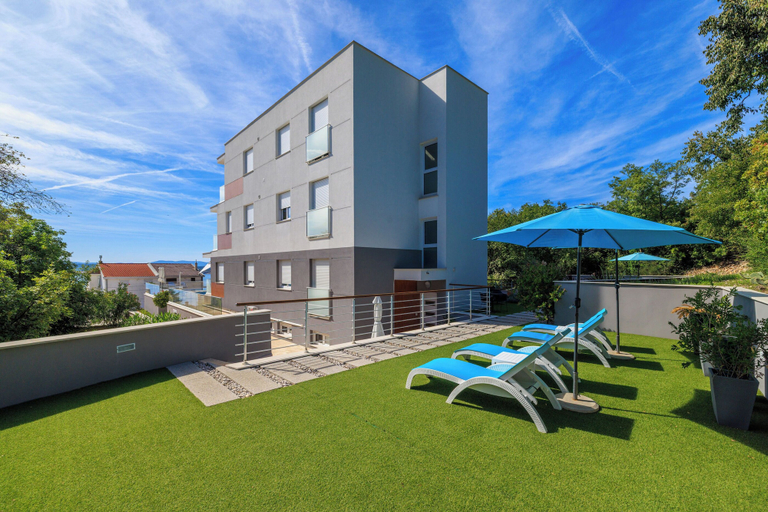 Exterior & Views 2, Apartments Villa Grande, Crikvenica