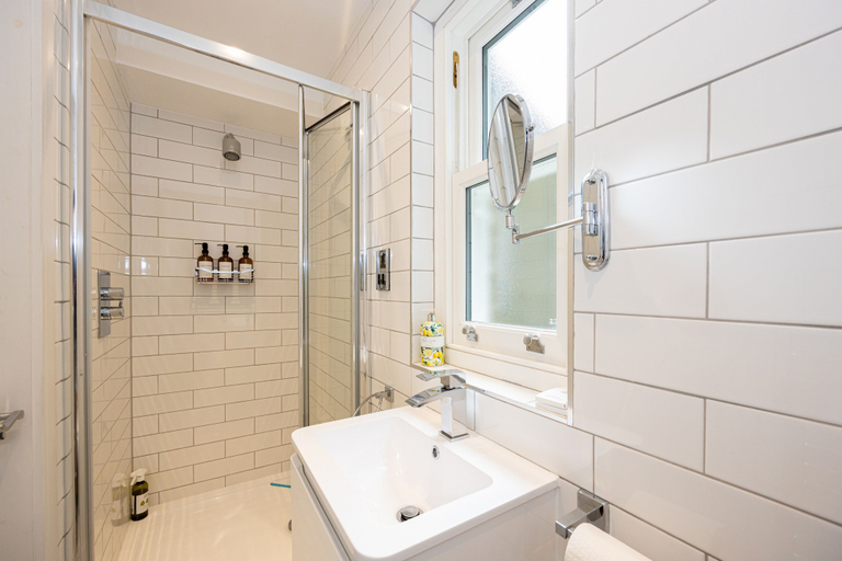 Bathroom 3, Charming 3B Cottage In Bollington, Cheshire East