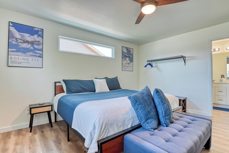 Room 3, Flight Deck, El Paso