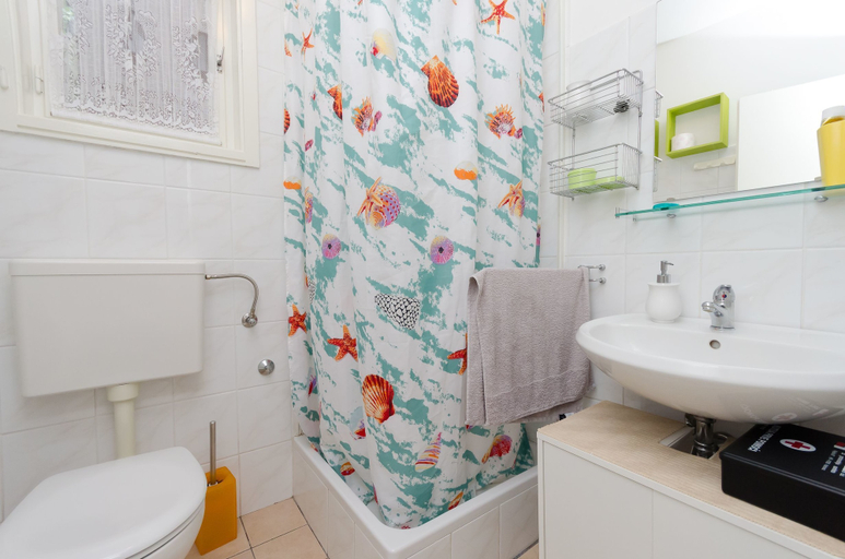 Bathroom, House Mirella, Mošćenička Draga
