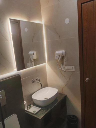 Bathroom 3, Hotel Trenor., Sahibzada Ajit Singh Nagar