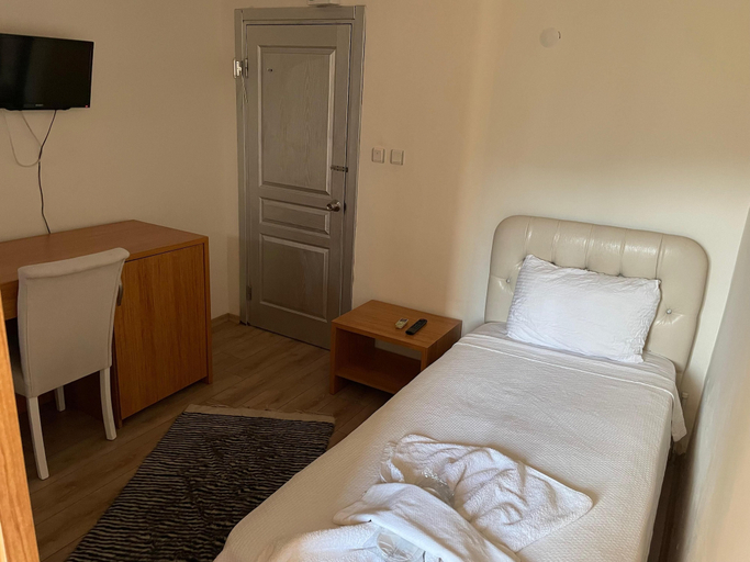 Bedroom 3, GRAND ALVER OTEL, Edremit