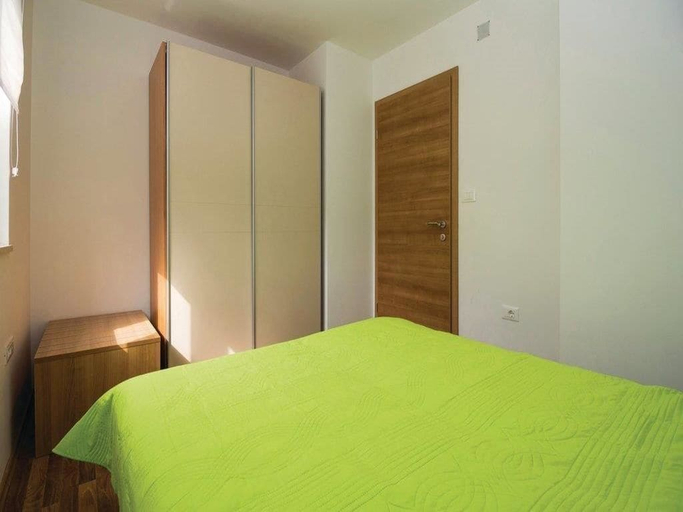 Others 5, Apartments Grzic, Cres