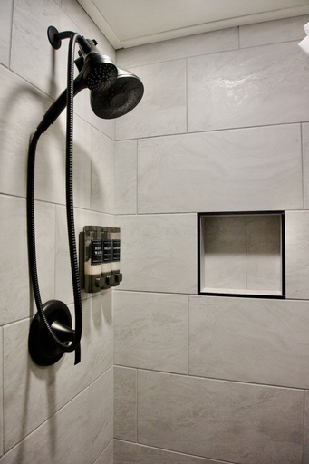 Bathroom, Wayah Ridge Escapes, Macon