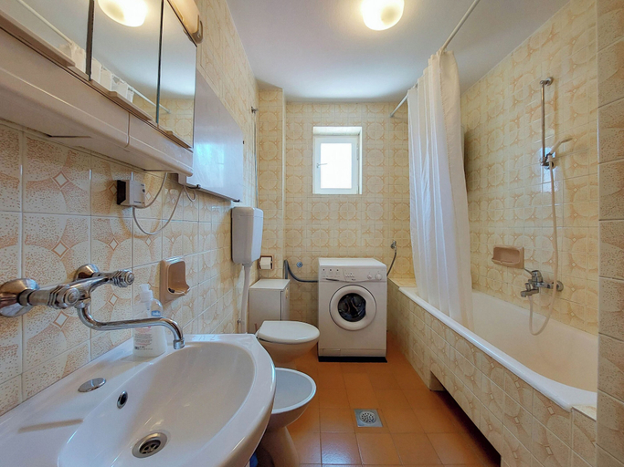 Bathroom 4, Apartments Nikola, Punat
