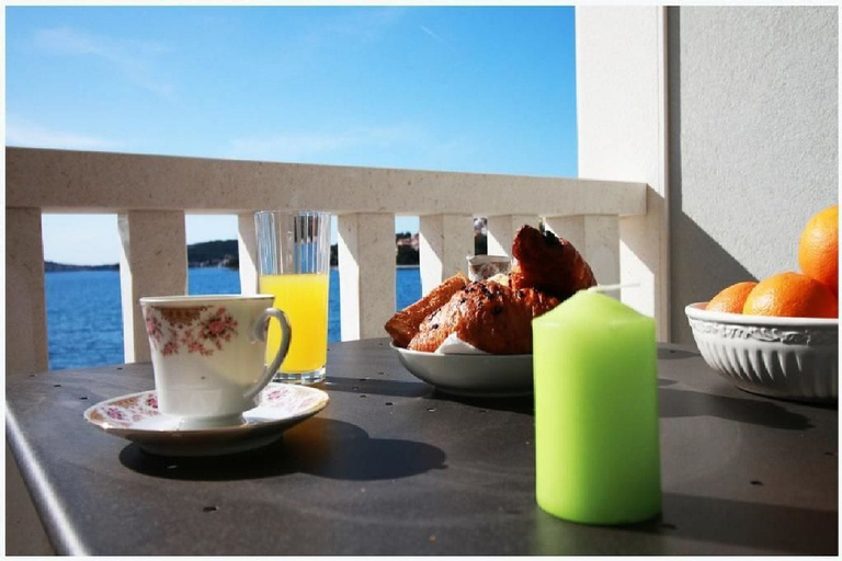 Food & Drinks 4, Apartments Villa J i M by the sea, Rogoznica