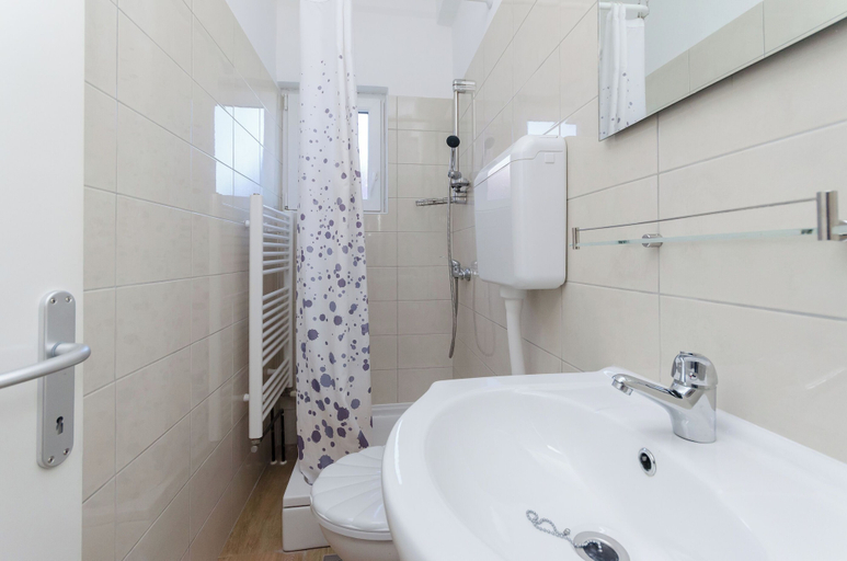 Bathroom 4, Apartments Rezika, Lopar/Supetarska Draga