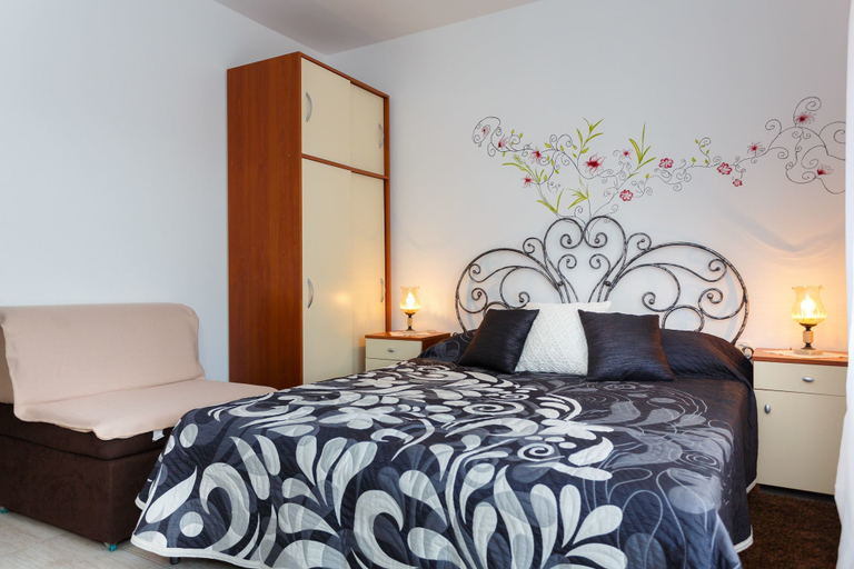 Bedroom 4, Apartments and Rooms Gordana, Malinska-Dubašnica