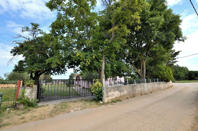 Others 5, House Marlu, Marčana