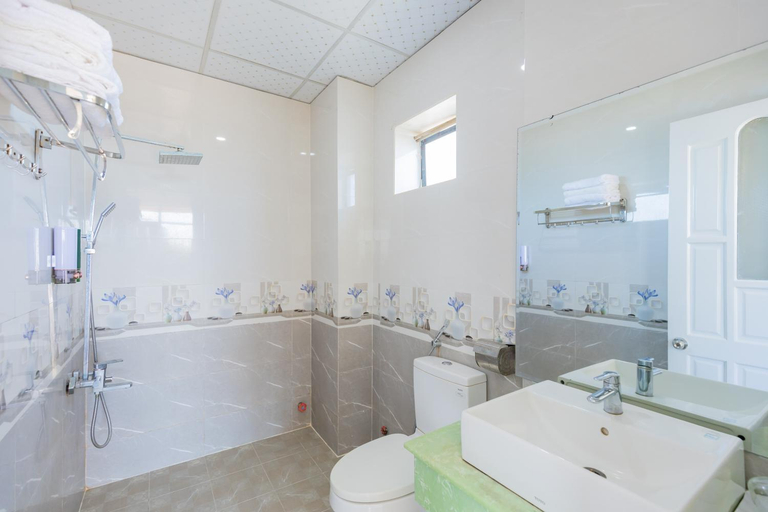 Bathroom 5, Truong An Hotel, Vũng Tàu