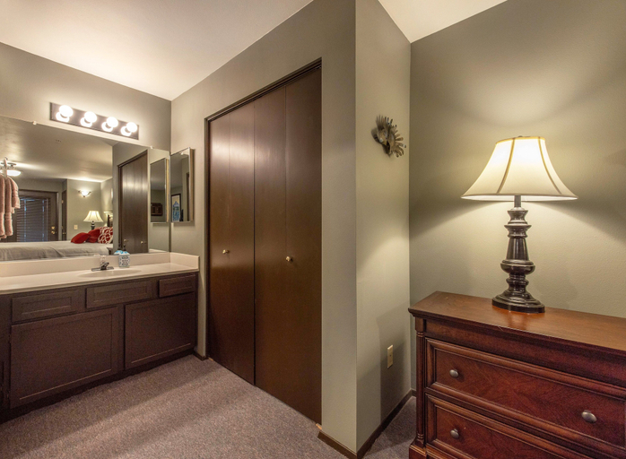 Interior 2, Hood River Vacation Rentals, Hood River