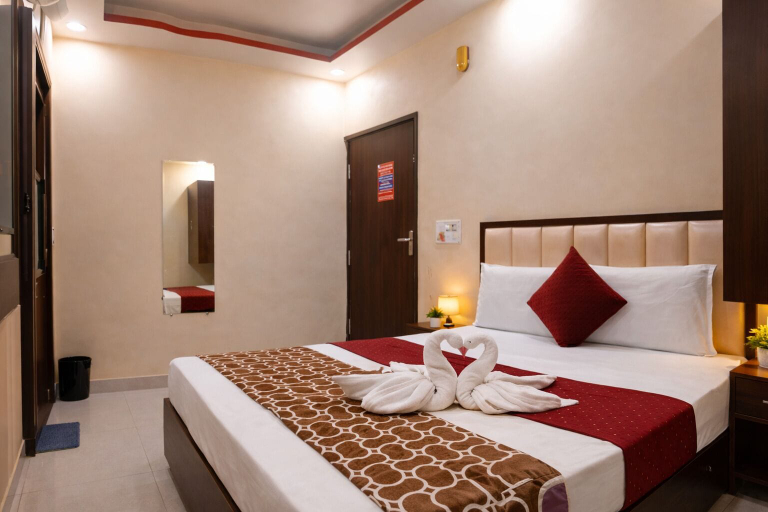 Bedroom 5, Hotel Grill Inn, Lucknow