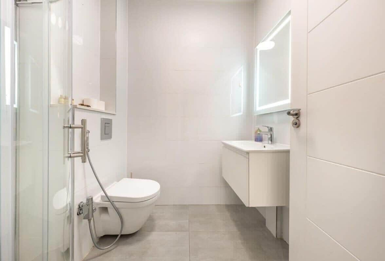 Bathroom 3, Maida Vale - Carlton Vale Apartments, London