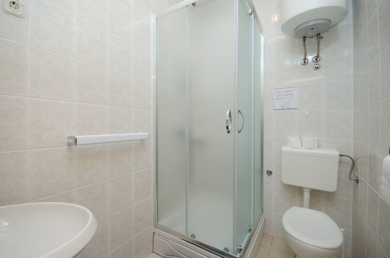 Bathroom 3, Apartments Branimir, Novi Vinodolski