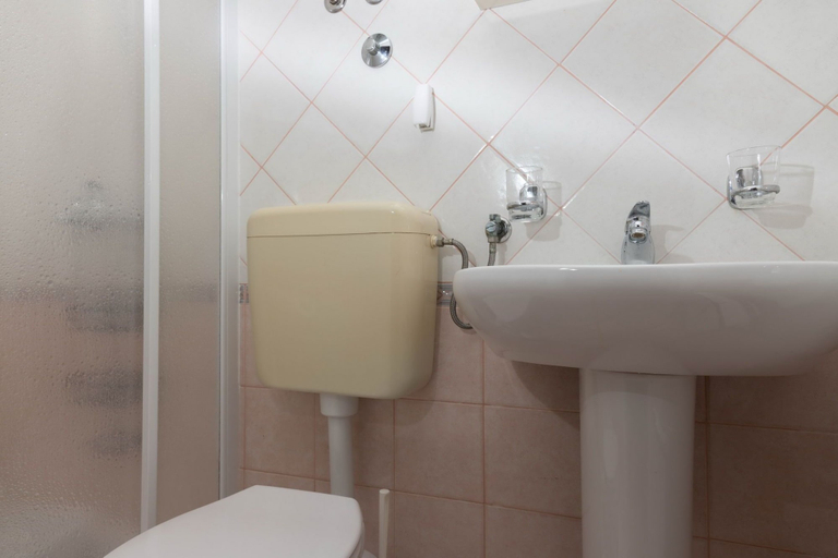 Bathroom 3, Apartments Zorica, Crikvenica