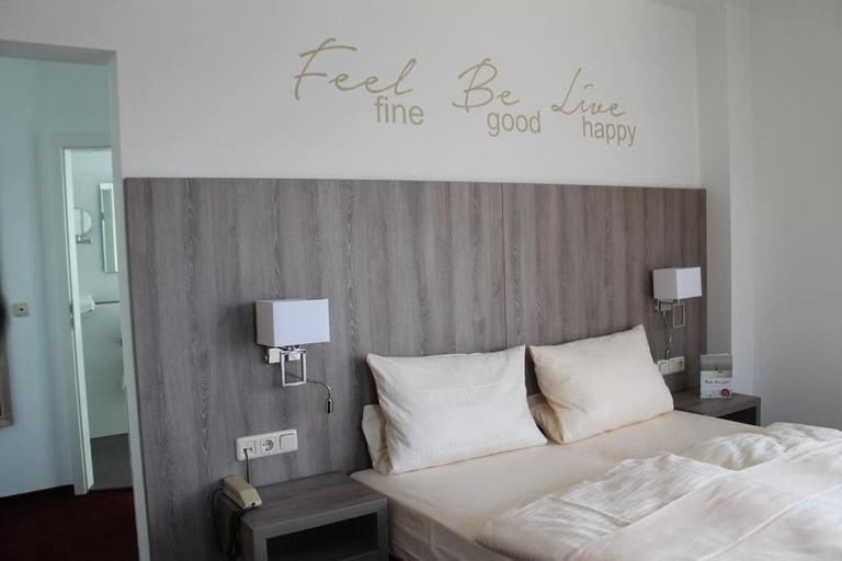 Bedroom 4, Hotel Rüdesheimer Hof, Rheingau-Taunus-Kreis