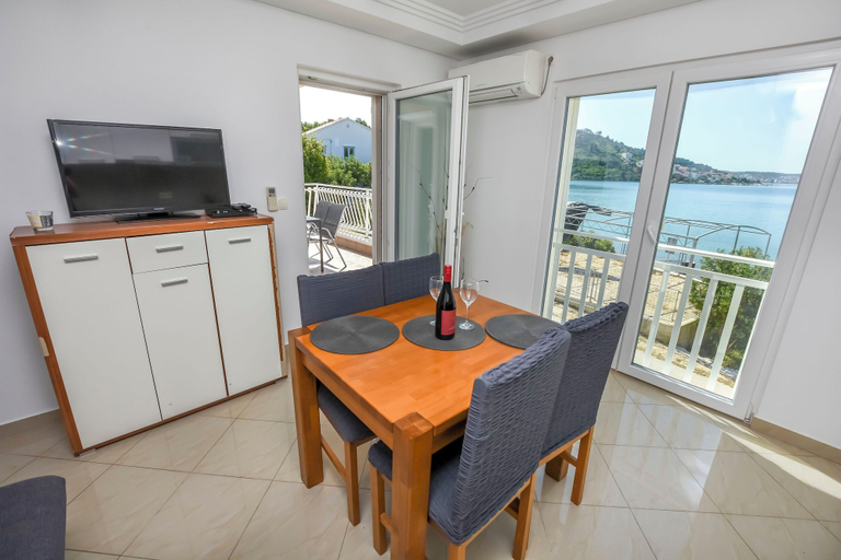 Others 3, Apartments Silvana, Rogoznica