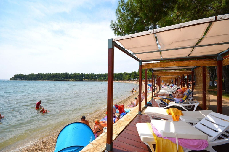 Food & Drinks, Apartments Ljiljana, Novigrad