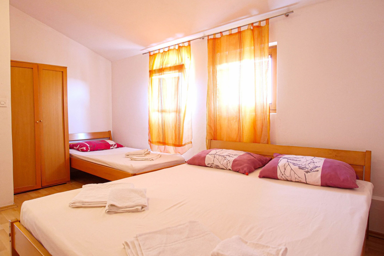 Bedroom 3, Apartments Manda, Fažana