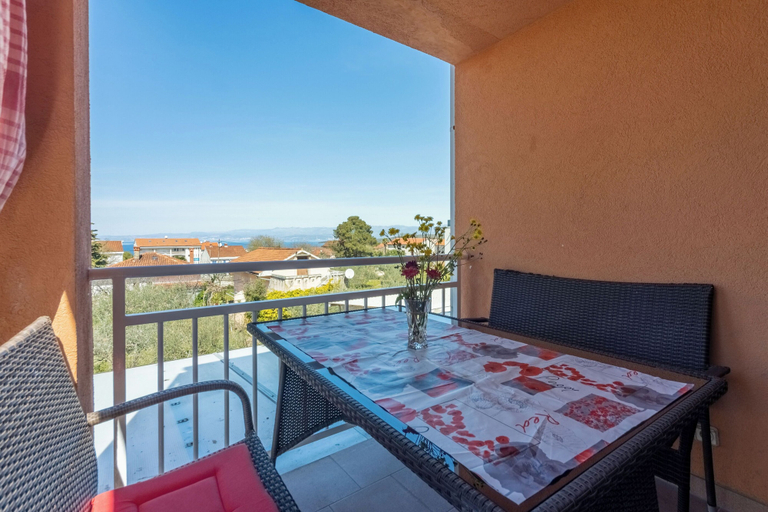 Others 5, Apartment Besima, Malinska-Dubašnica