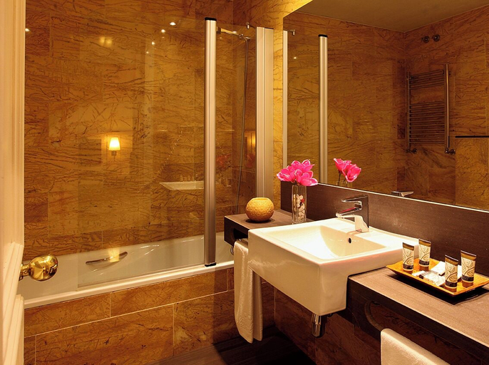 Bathroom 5, Hotel Nouvel, Barcelona