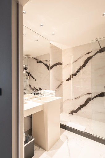 Bathroom 5, Hyllit Hotel, Antwerpen