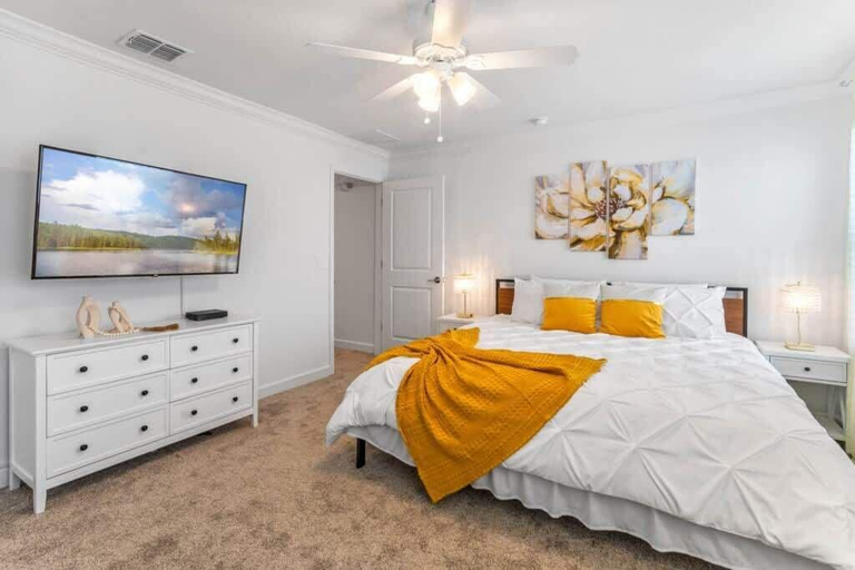 Room 3, 4bd w Pool Amazing Free Resort, Osceola
