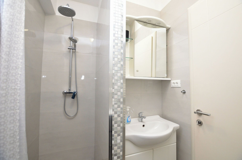 Bathroom 4, Apartments Nerina, Novigrad