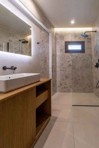 Room 4, Olivevine4, Peloponnese