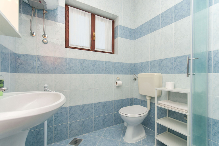 Bathroom 4, Apartments Luciana, Rovinj