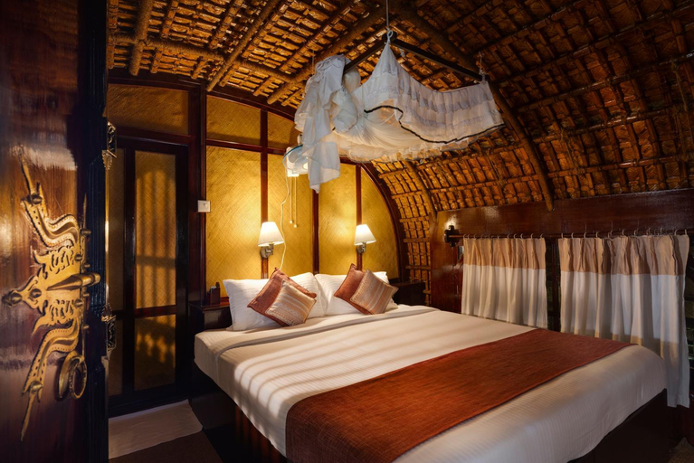 Bedroom 3, Spice Coast Cruises CGH Earth-Houseboat, Alappuzha