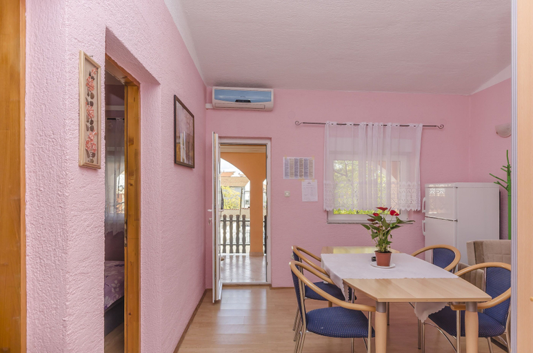 Others 4, Apartments Melita, Vodice