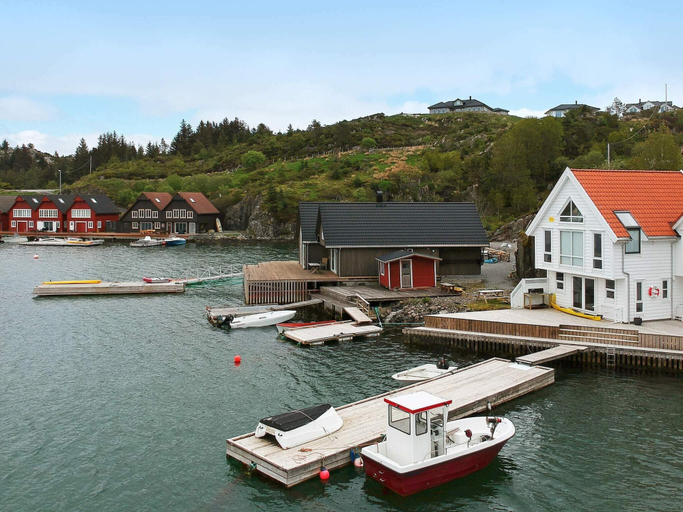 Exterior & Views 2, 5 Star Holiday Home in Urangsvag, Bømlo