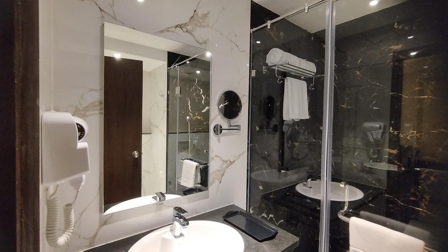 Bathroom 5, Hotel Mayura Presidency Belagavi, Belgaum