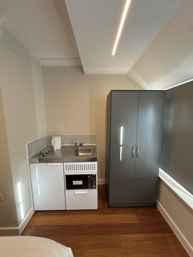 Others 3, Contractors Guest House, Buckinghamshire