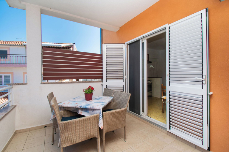 Others 4, Apartments Cace, Šibenik