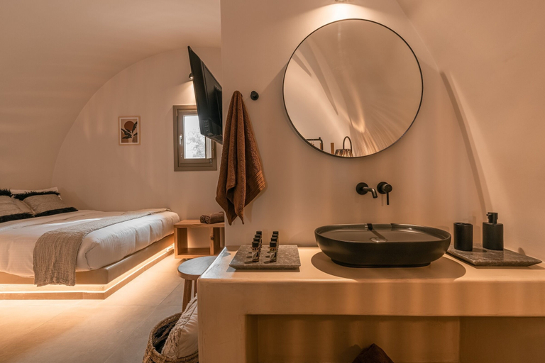 Room 2, Santorini - Villa - Sleeps 5 - Pool - Parking, South Aegean