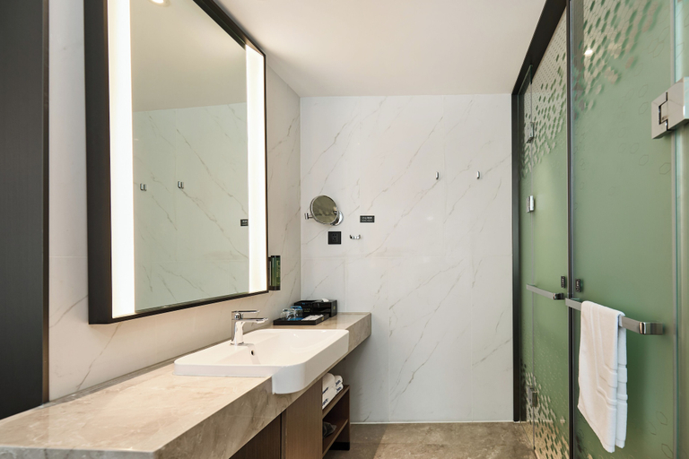 Bathroom 4, Hampton by Hilton Tonglu Fuchun River, Hangzhou