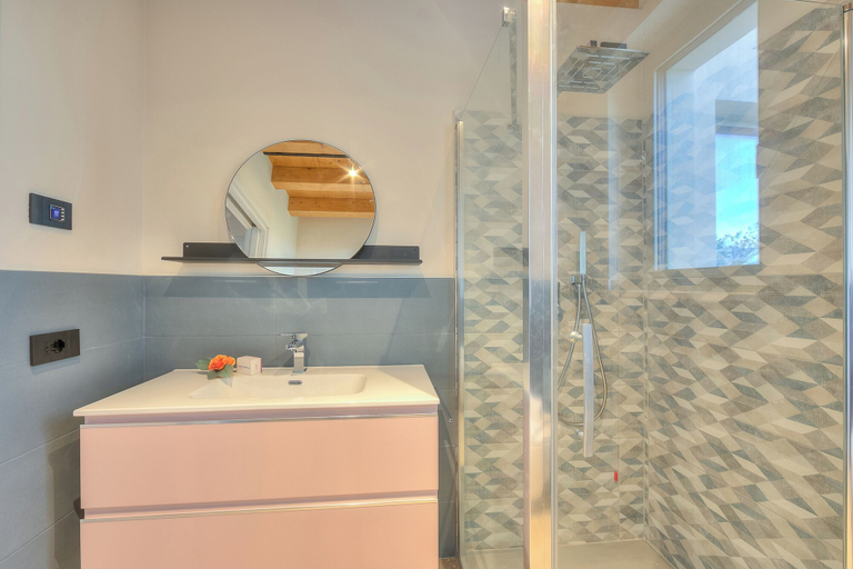Bathroom 5, Ricomilla Holiday Apartments, Brescia