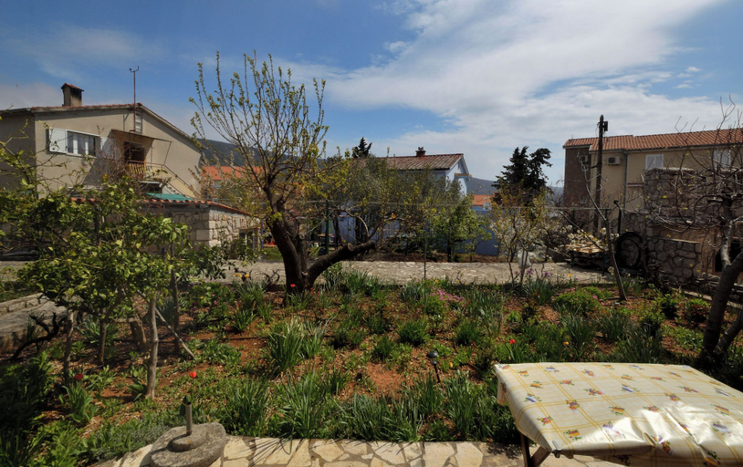 Others 5, Apartments Kristina, Cres